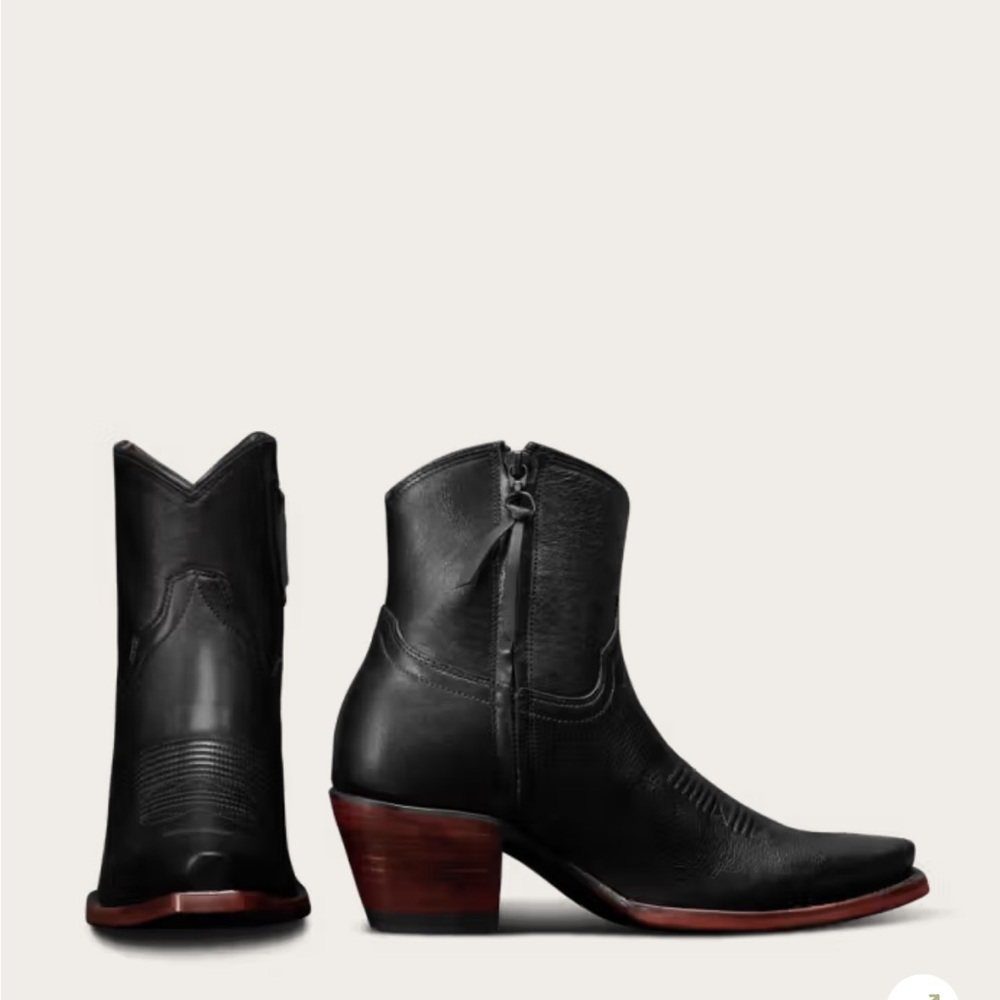Tecovas “Daisy” Black Leather Ankle Boots